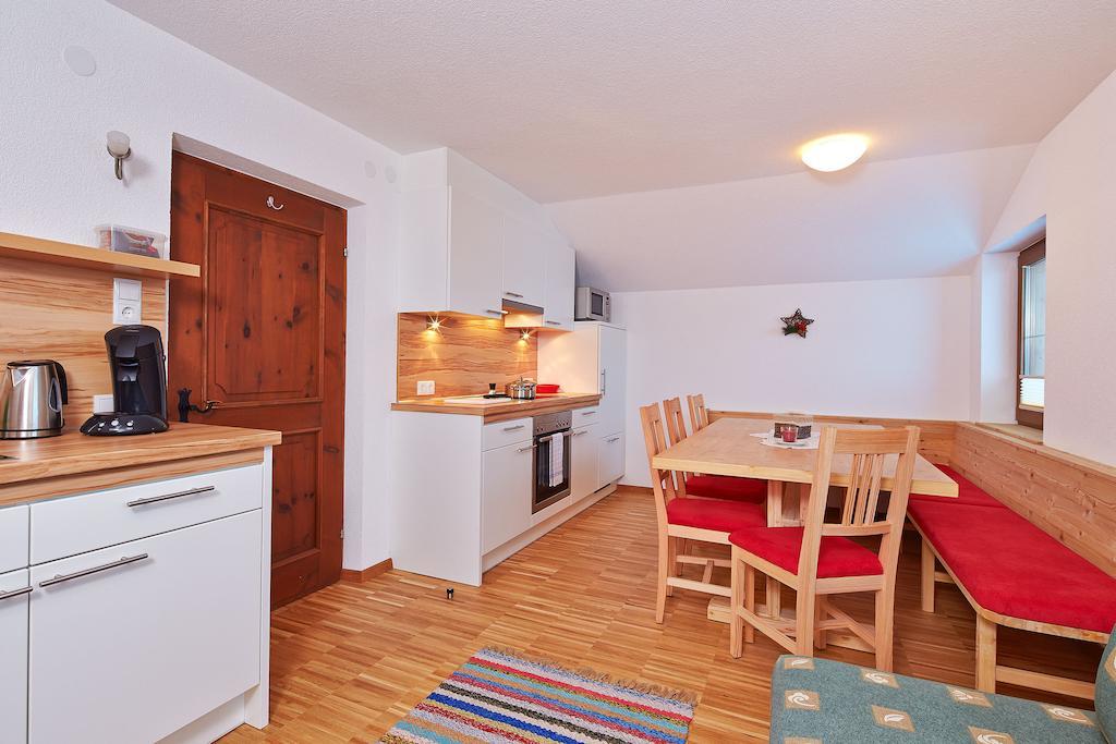 Ferienwohnung am Sonnhof Längenfeld Zimmer foto