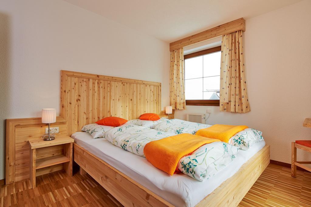 Ferienwohnung am Sonnhof Längenfeld Zimmer foto