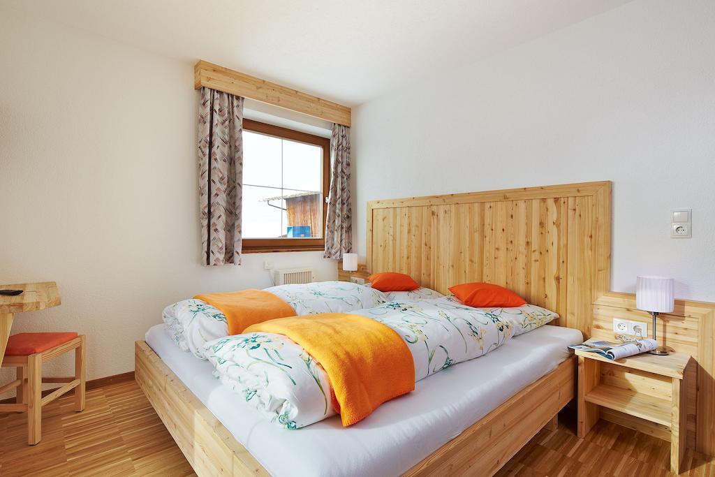 Ferienwohnung am Sonnhof Längenfeld Zimmer foto
