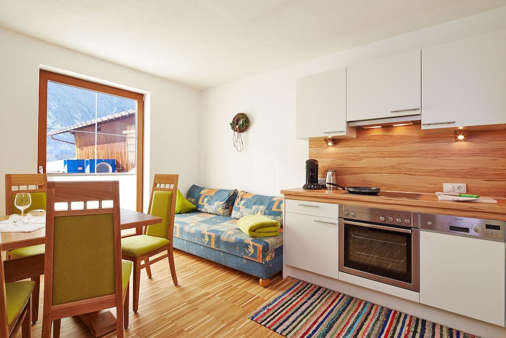 Ferienwohnung am Sonnhof Längenfeld Zimmer foto