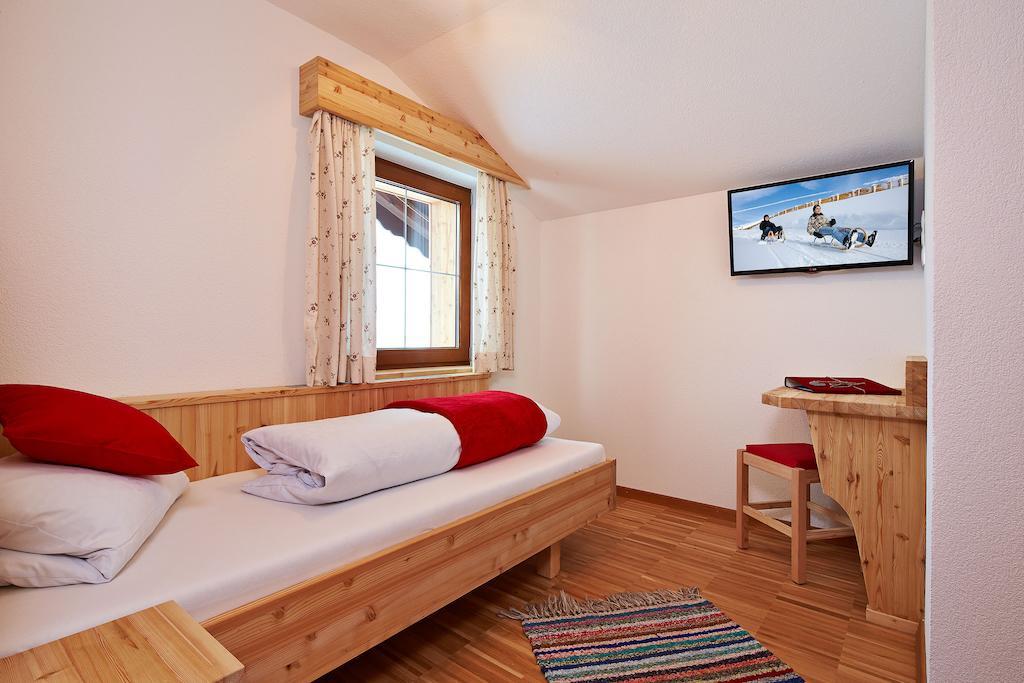 Ferienwohnung am Sonnhof Längenfeld Zimmer foto