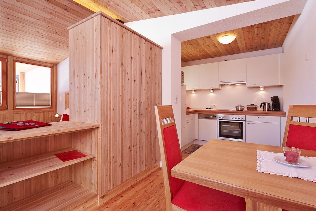 Ferienwohnung am Sonnhof Längenfeld Zimmer foto