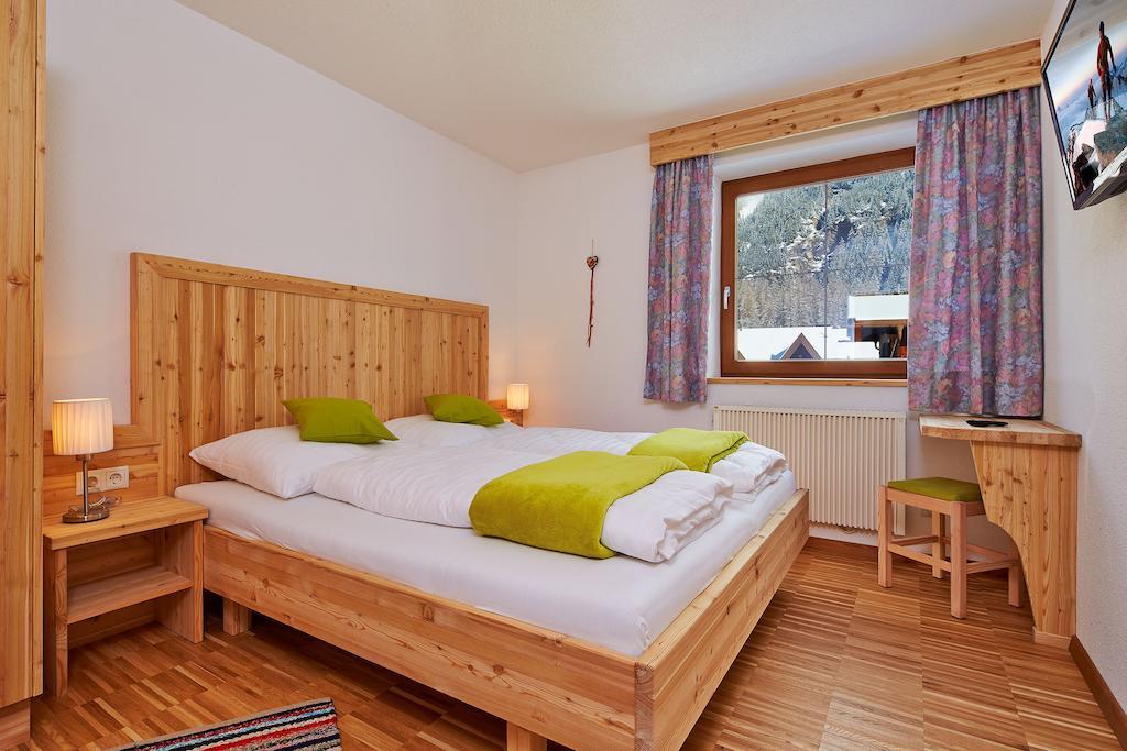 Ferienwohnung am Sonnhof Längenfeld Zimmer foto